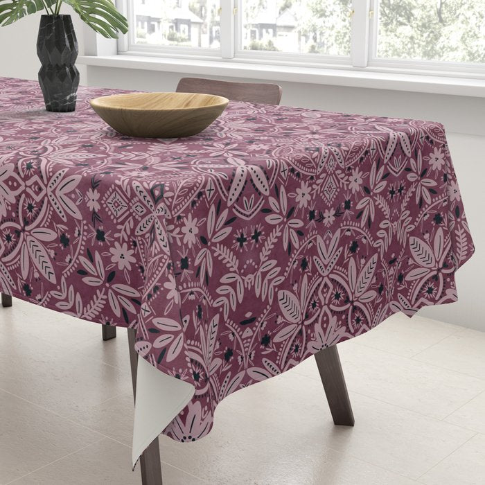 Chic Nature Charm Tablecloth Gallery Image 3