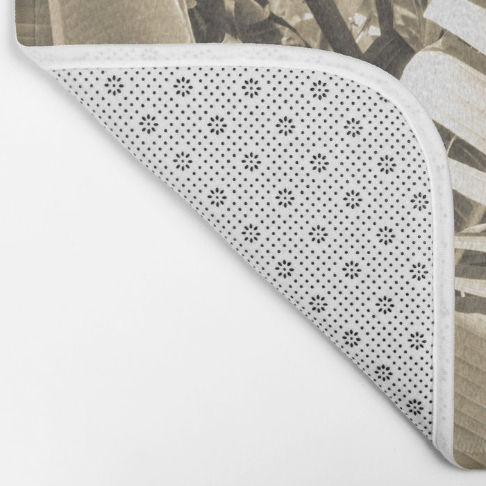 Banana Leaf Bath Mat Gallery Image 2