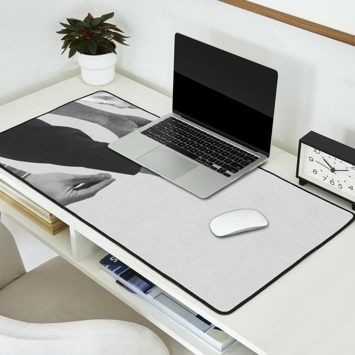 What / che vuoi Desk Mat Gallery Image 2