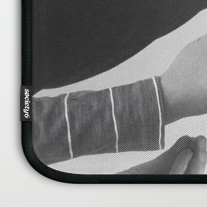 What / che vuoi Laptop Sleeve Gallery Image 3