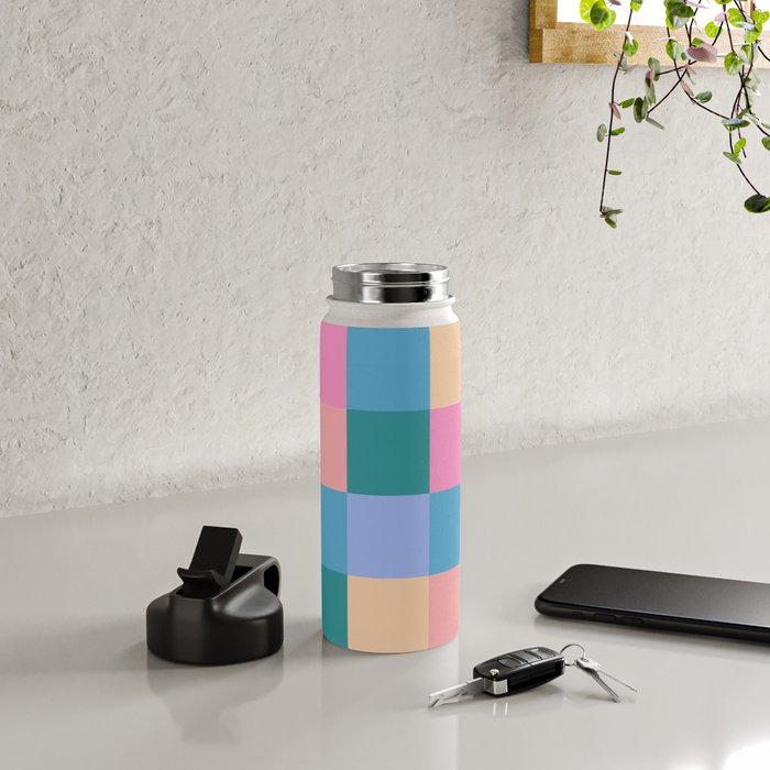 Bold Retro Checks Pattern - Large XXXI Water Bottle Gallery Image 4