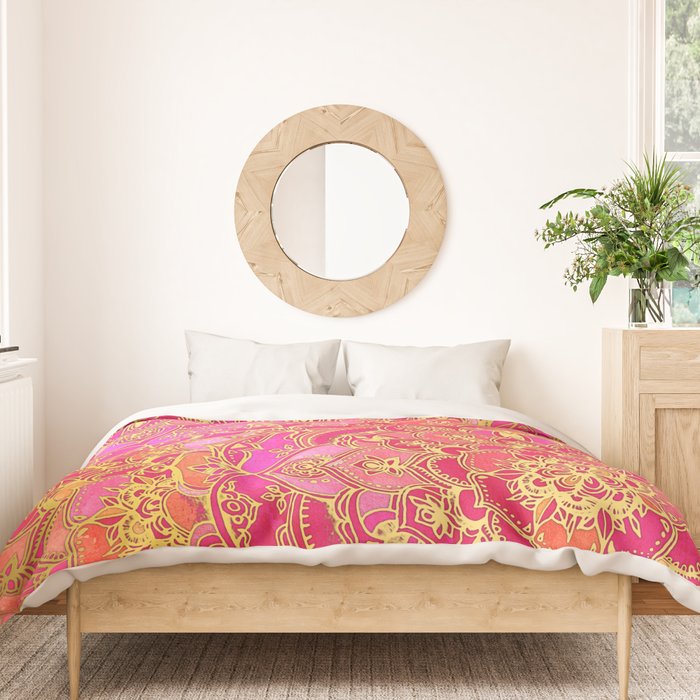 Hot Pink and Gold Baroque Floral Pattern Duvet Cover Gallery Image 3