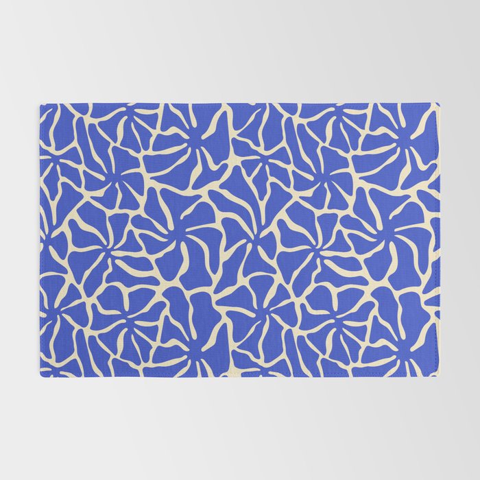 Abstract blue flower pattern Rug Gallery Image 2