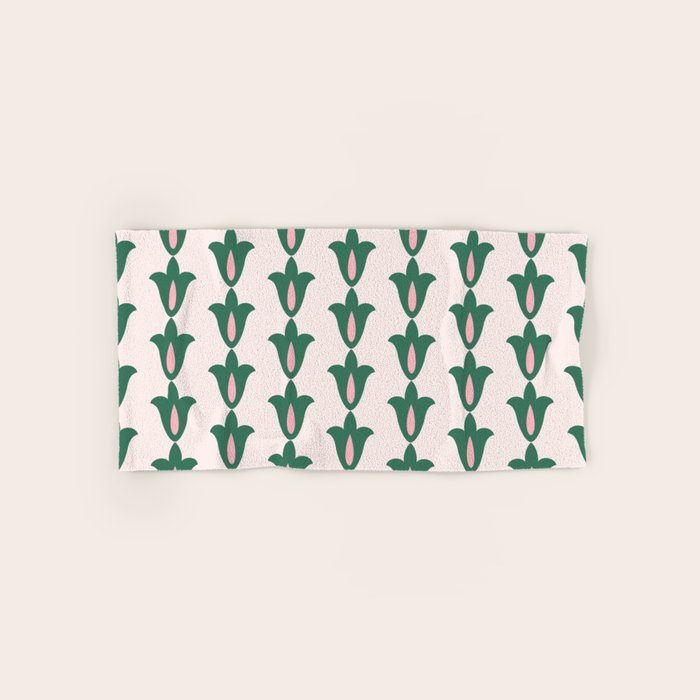 Retro Green Floral Pattern Bath Towel Gallery Image 1