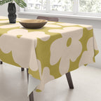 Yellow and Cream - 70's Daisy Tablecloth Gallery Image 3