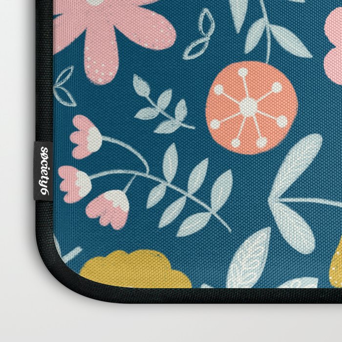 Cute Vintage Flower Pattern Scandinavian Folk Art Laptop Sleeve Gallery Image 3