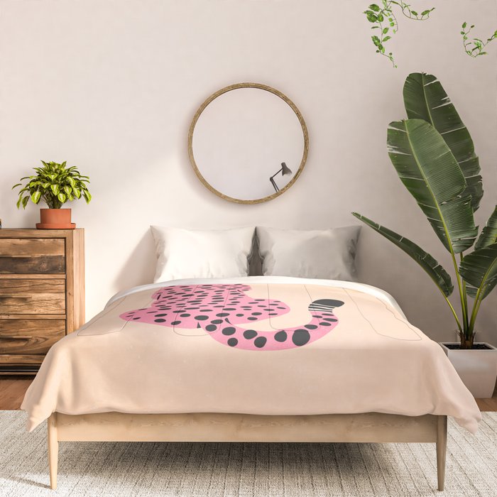 The Stare: Peach Cheetah Edition Comforter Gallery Image 3