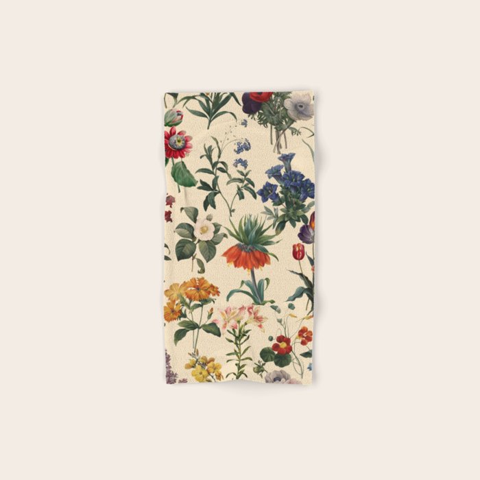 Secret Garden V Bath Towel Gallery Image 1