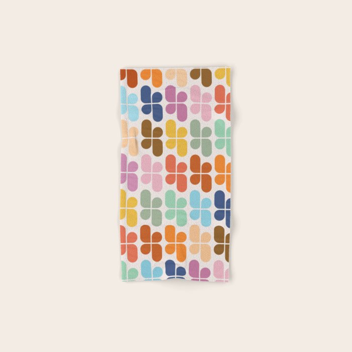 Retro Shapes Geometry Pattern Bath Towel Gallery Image 1