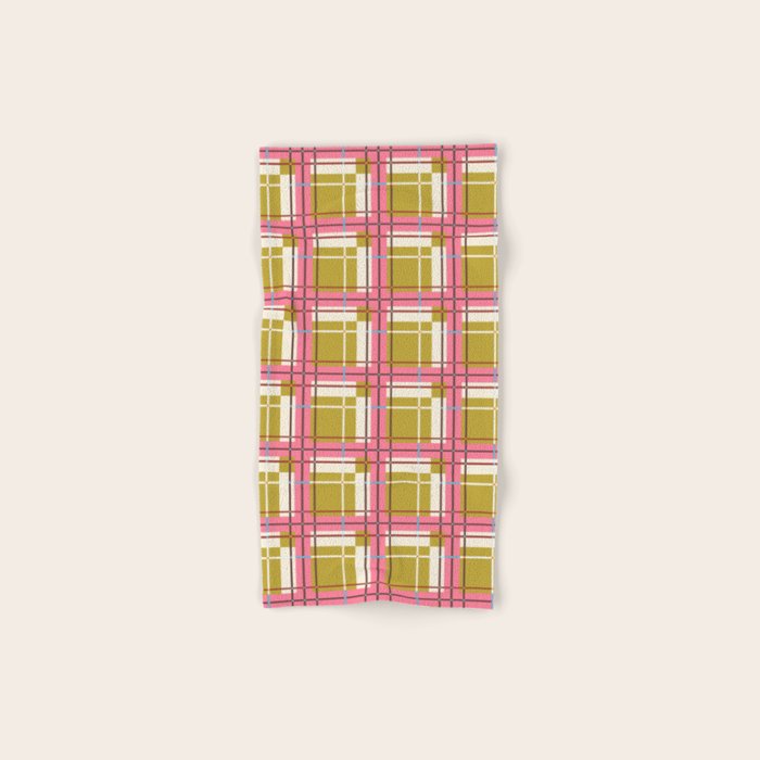 Bold Checked Design Bath Towel Gallery Image 1