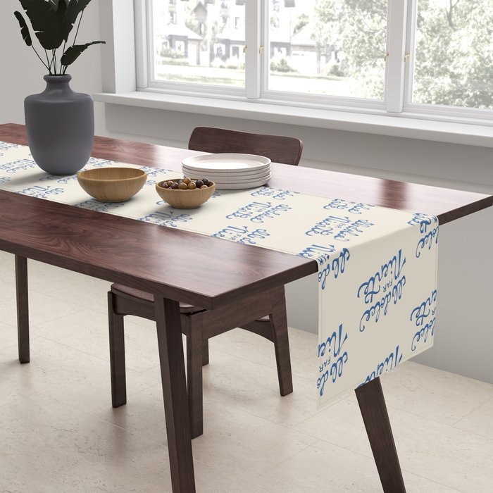 Il dolce far niente Italian - The sweetness of doing nothing Hand Lettering Table Runner Gallery Image 2