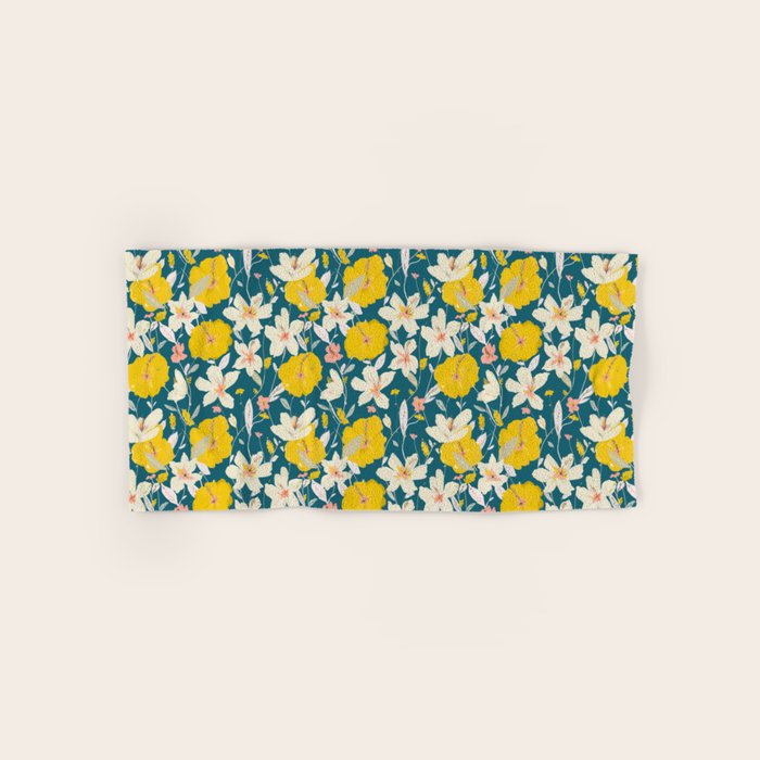 tropical hibiscus Bath Towel Gallery Image 1