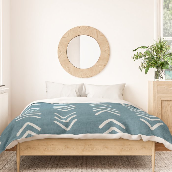 Muted teal and soft white ink brushed arrow heads pattern with textured background Duvet Cover Gallery Image 3