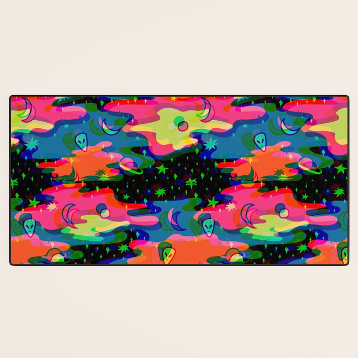 Psychedelic 3D Alien Print Desk Mat Gallery Image 3