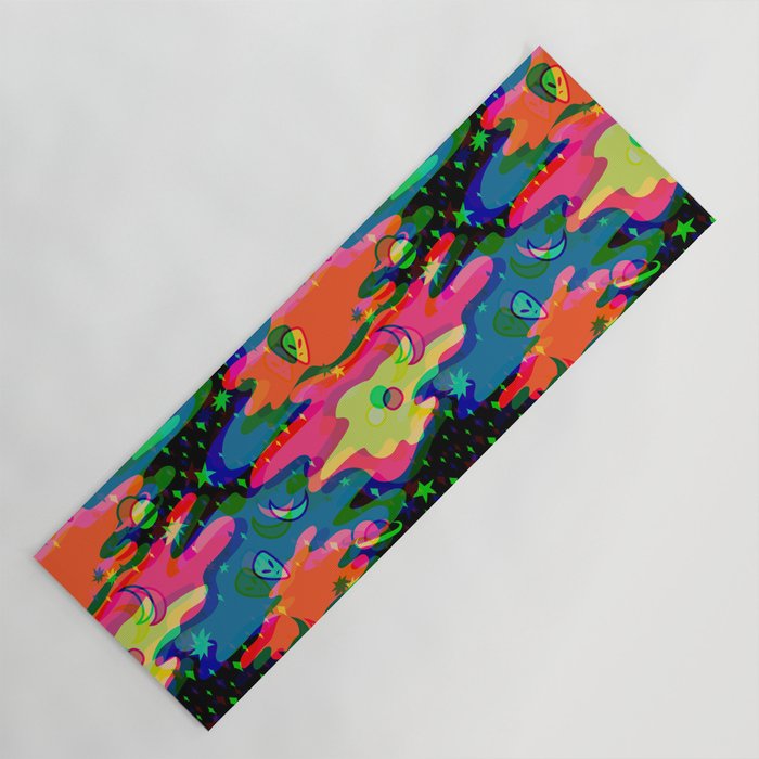 Psychedelic 3D Alien Print Yoga Mat Gallery Image 1