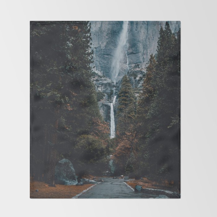 Upper and Lower Yosemite Falls Throw Blanket Gallery Image 2