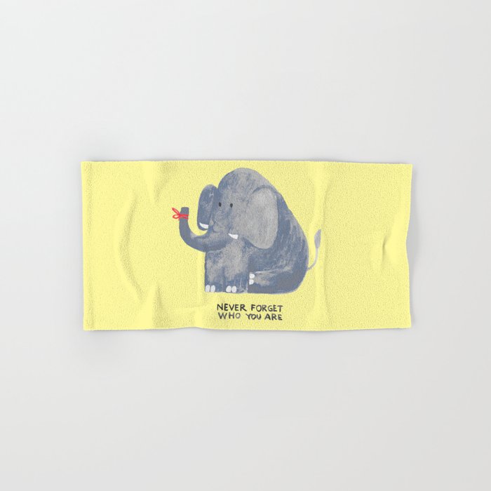 Elephant never forgets Bath Towel Gallery Image 1