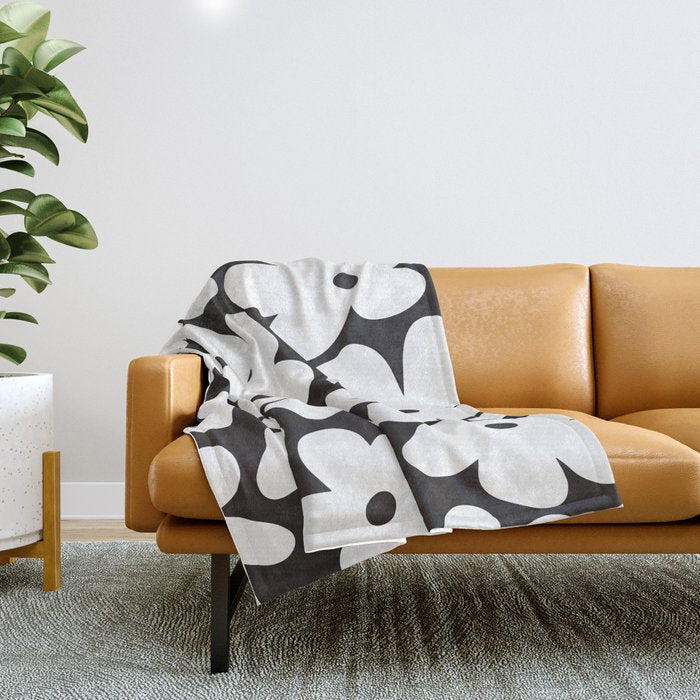 Black & White Flower - 70's White Daisies Throw Blanket Gallery Image 1