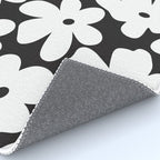 Black & White Flower - 70's White Daisies Rug Gallery Image 4
