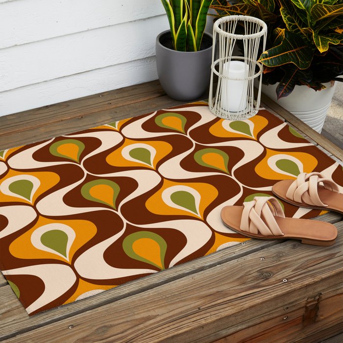 Retro 70s ovals op-art pattern brown, orange Outdoor Rug Gallery Image 2
