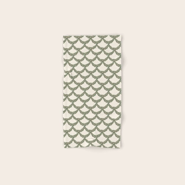 Boughs of Holly Pattern Bath Towel Gallery Image 1