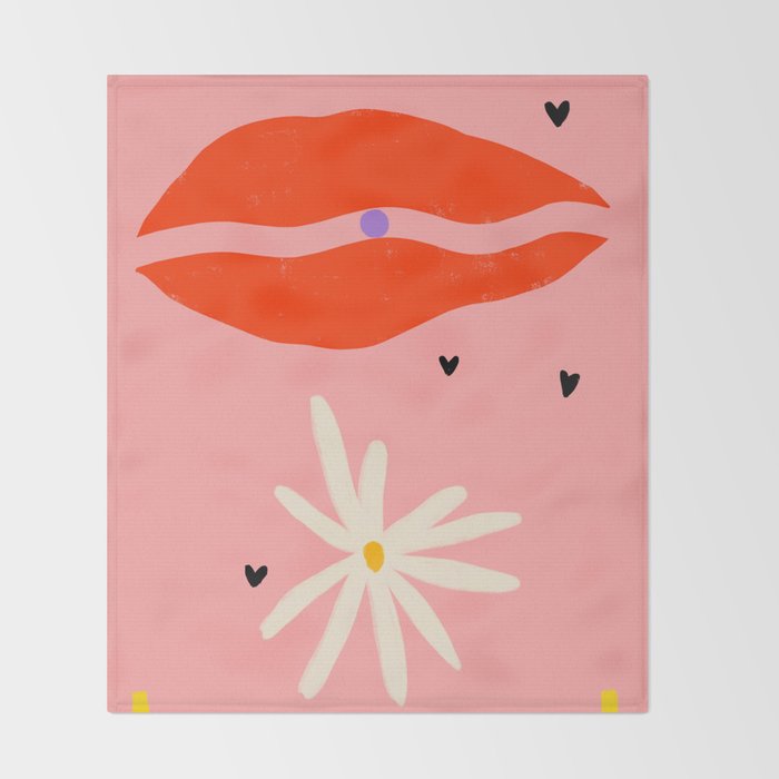 PEARL AND DAISY Throw Blanket Gallery Image 2
