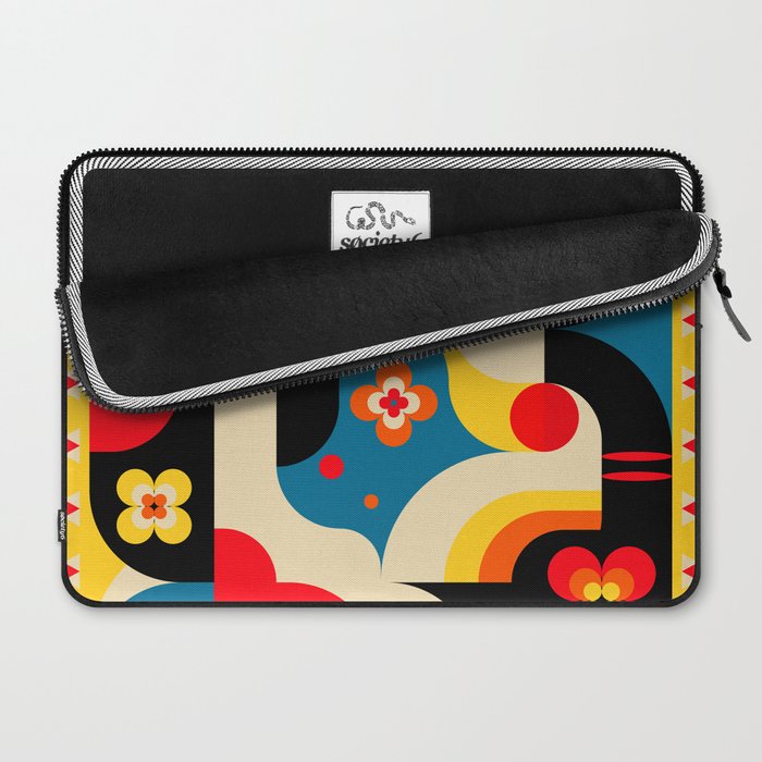 Happy Sun kissed Girls Laptop Sleeve Gallery Image 2
