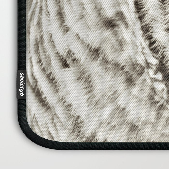 Wise Old Owl Laptop Sleeve Gallery Image 3