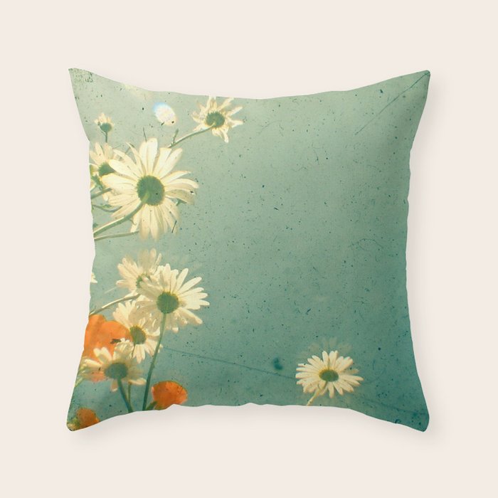 Daisy Throw Pillow Gallery Image 1