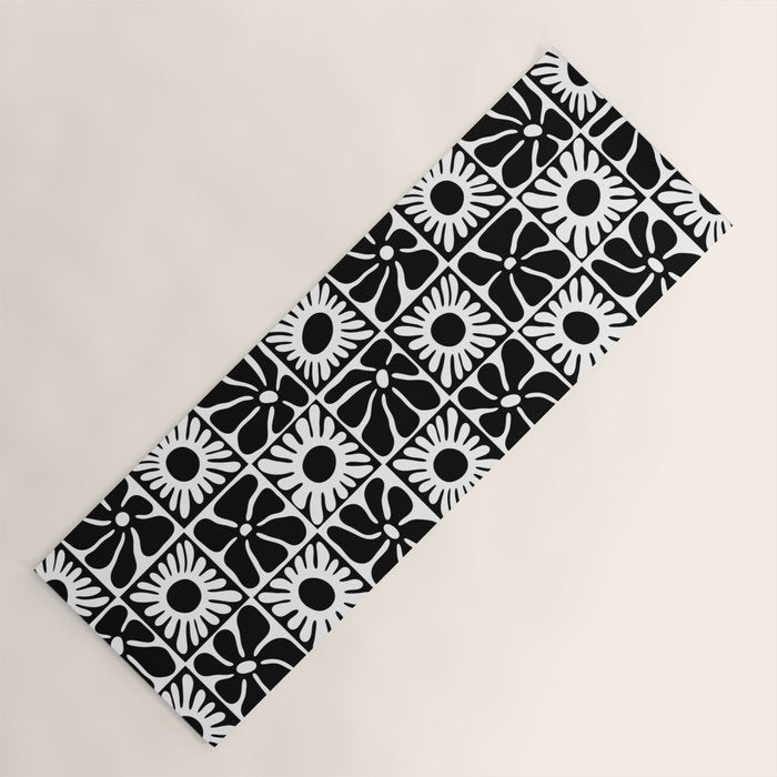 Black and white retro flower art pattern Yoga Mat Gallery Image 1
