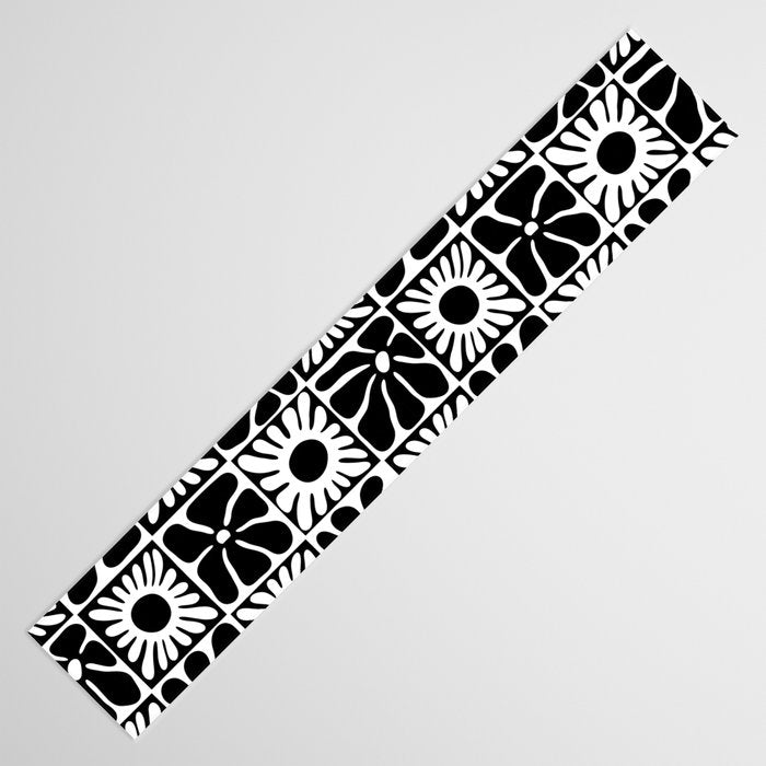 Black and white retro flower art pattern Table Runner Gallery Image 3