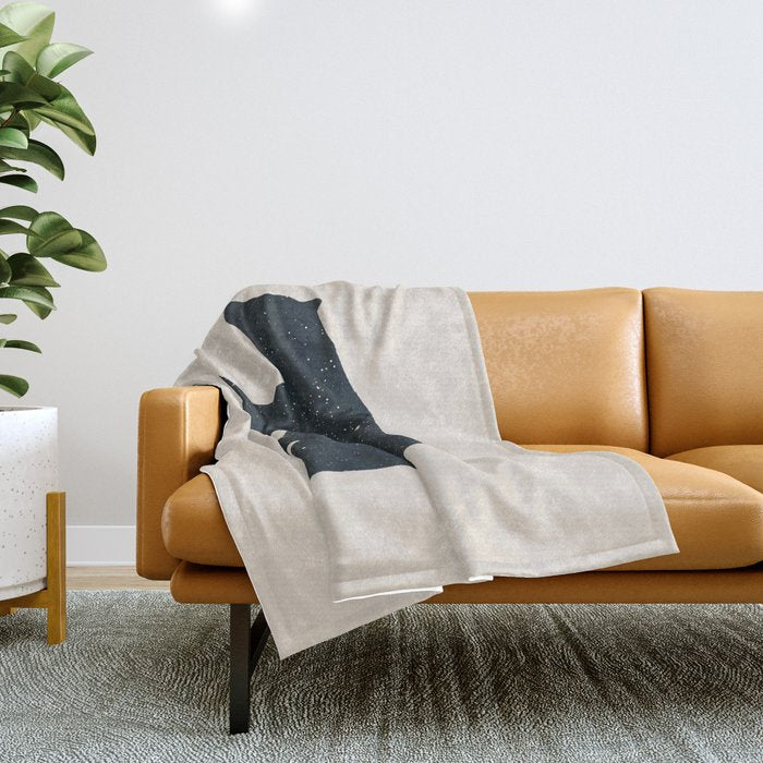 Bär - Bear Throw Blanket Gallery Image 1