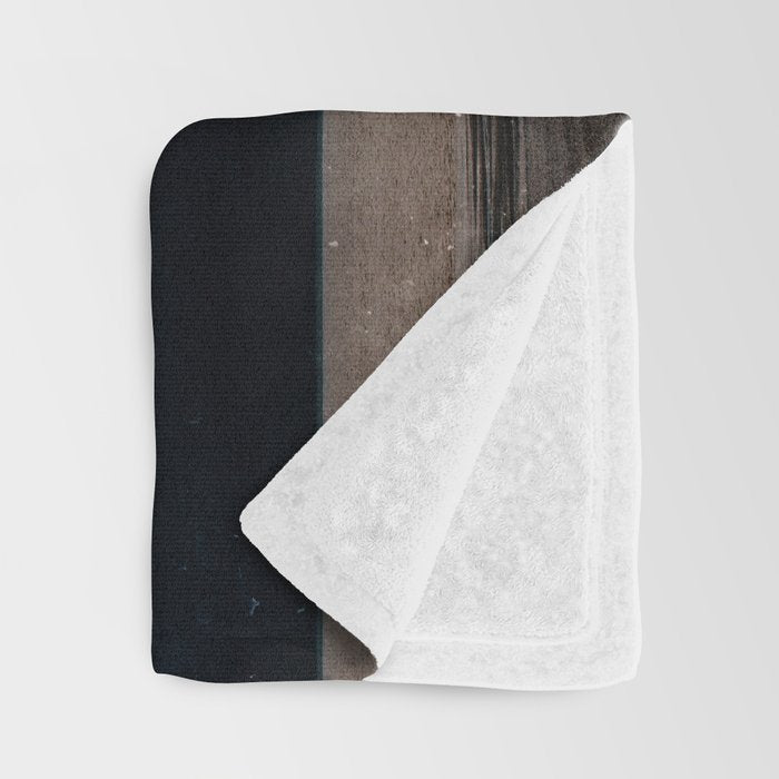 When Winter comes Throw Blanket Gallery Image 3