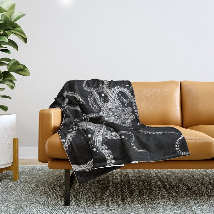 Octopus (black) Throw Blanket Gallery Image 1