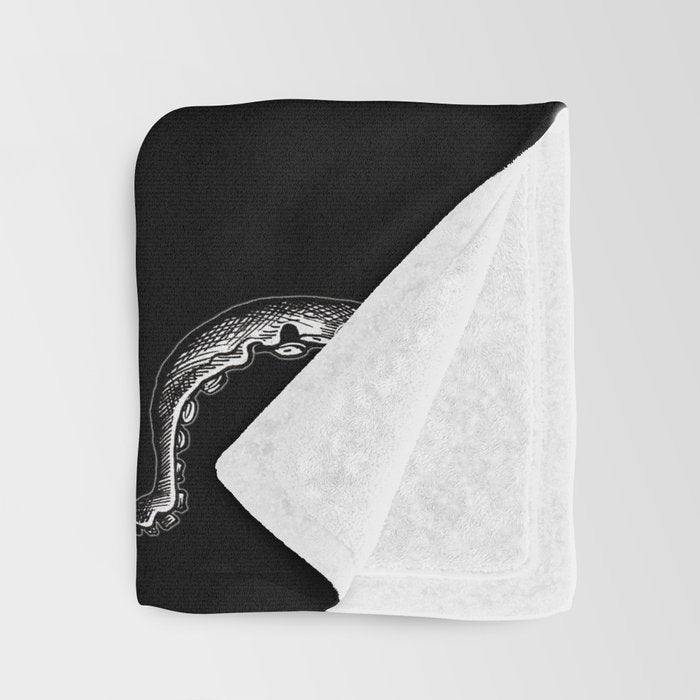 Octopus (black) Throw Blanket Gallery Image 3