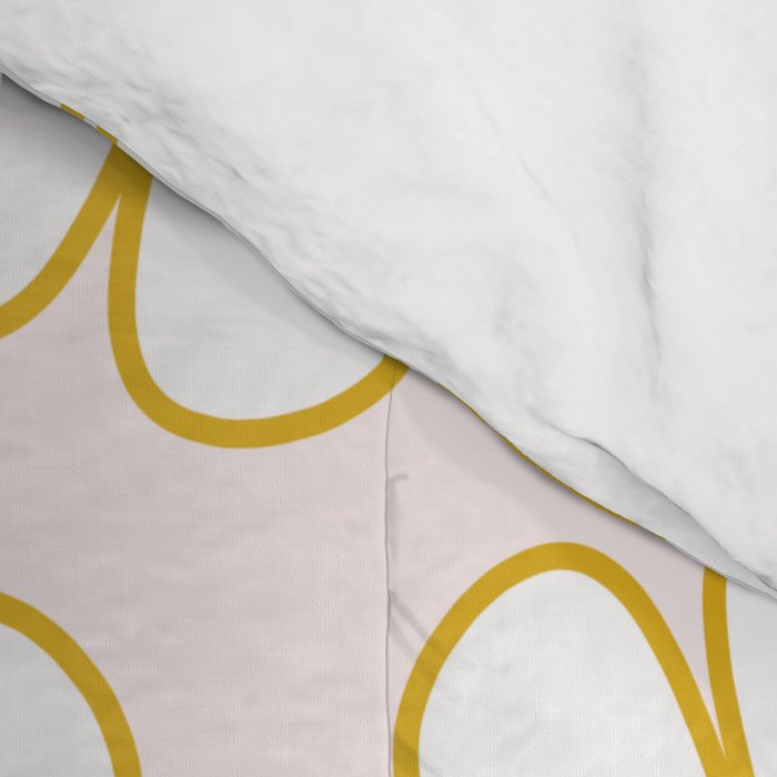 Cheerful Retro Daisy Flowers Pattern in Pale Pink and Mustard Comforter Gallery Image 4