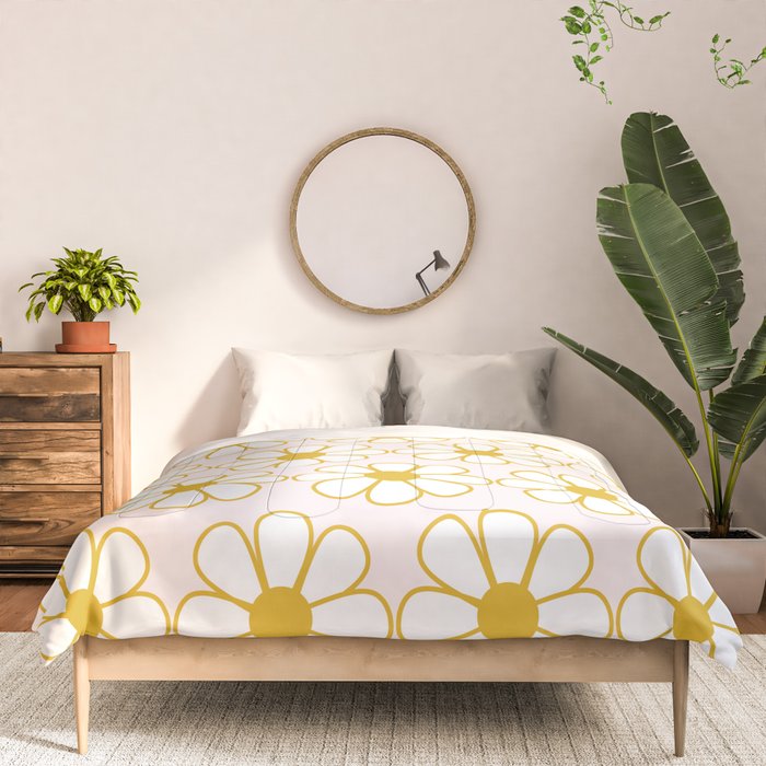 Cheerful Retro Daisy Flowers Pattern in Pale Pink and Mustard Comforter Gallery Image 3
