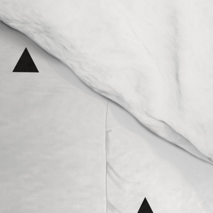 Black and white triangle pattern Comforter Gallery Image 4