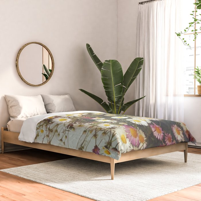Wall of Daisies Comforter Gallery Image 2