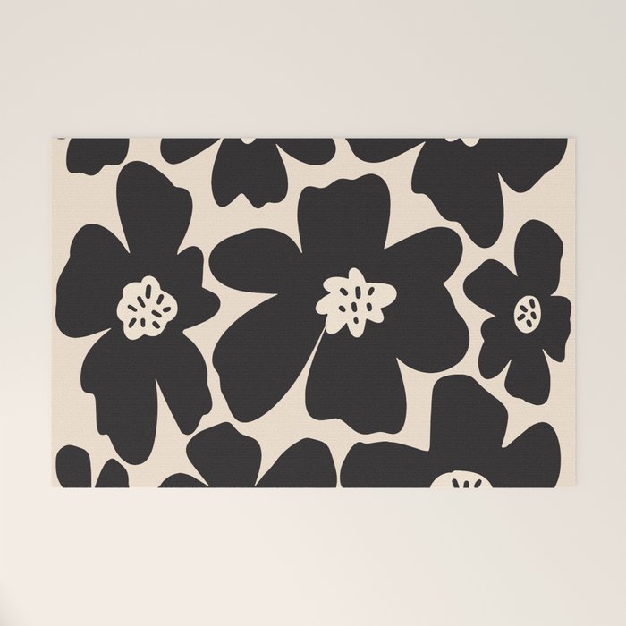 Black and White Retro Daisy Welcome Mat Gallery Image 1