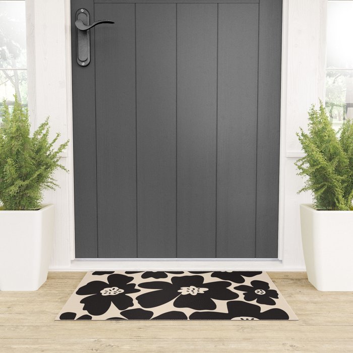 Black and White Retro Daisy Welcome Mat Gallery Image 3