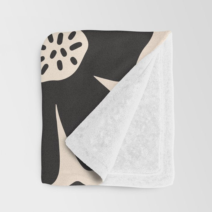 Black and White Retro Daisy Throw Blanket Gallery Image 3