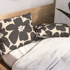 Black and White Retro Daisy Pillow Sham Gallery Image 2