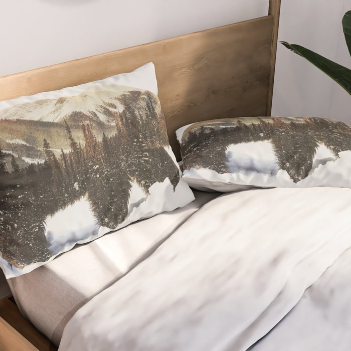 Arctic Grizzly Bear Pillow Sham Gallery Image 2