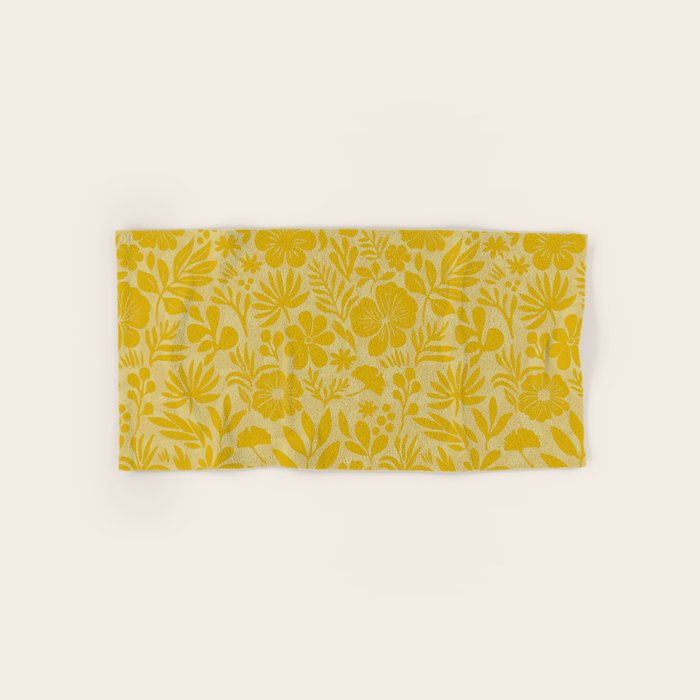 Charming Flower Shapes Warm Sunny Yellow Bath Towel Gallery Image 1