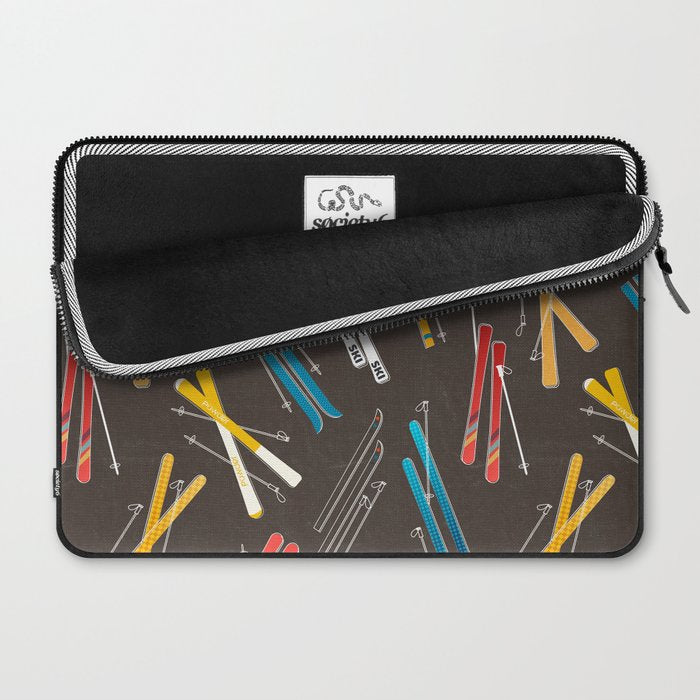 Ski Fun: Vintage Style  Laptop Sleeve Gallery Image 2