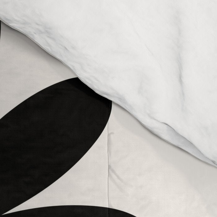Yin Yang Flower in Black & White Comforter Gallery Image 4