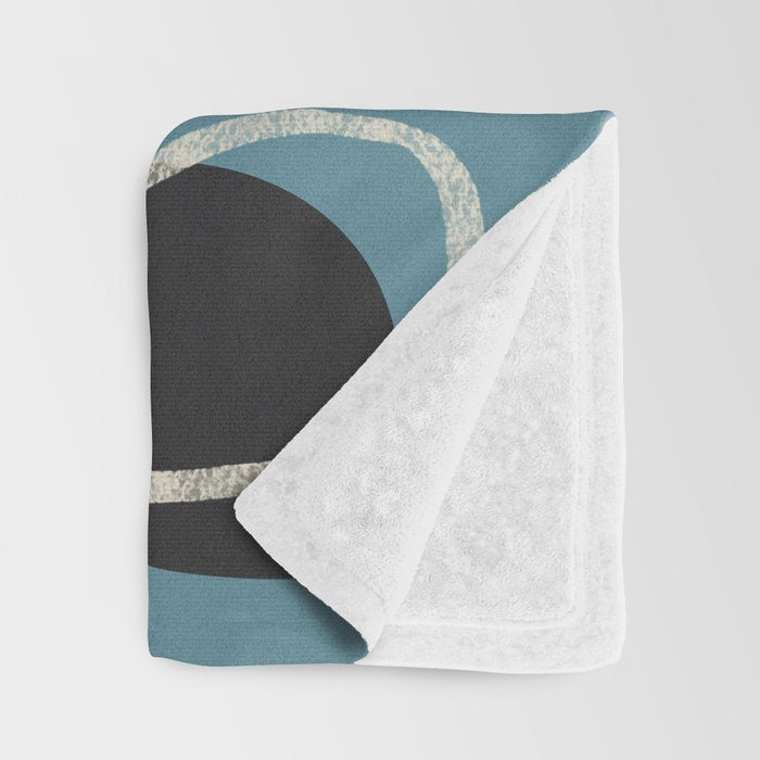 Organic Minimalist Layers 5 Throw Blanket Gallery Image 3
