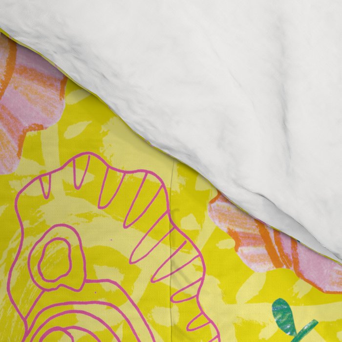 Coastal Oysters on the Beach in Lemon Yellow & Peach Comforter Gallery Image 4