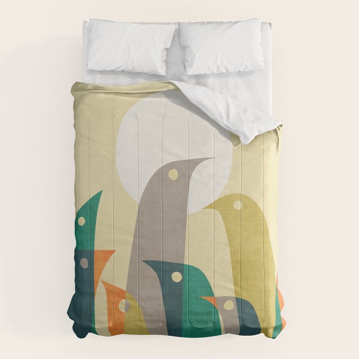 Wild birds at the beach Comforter Gallery Image 6